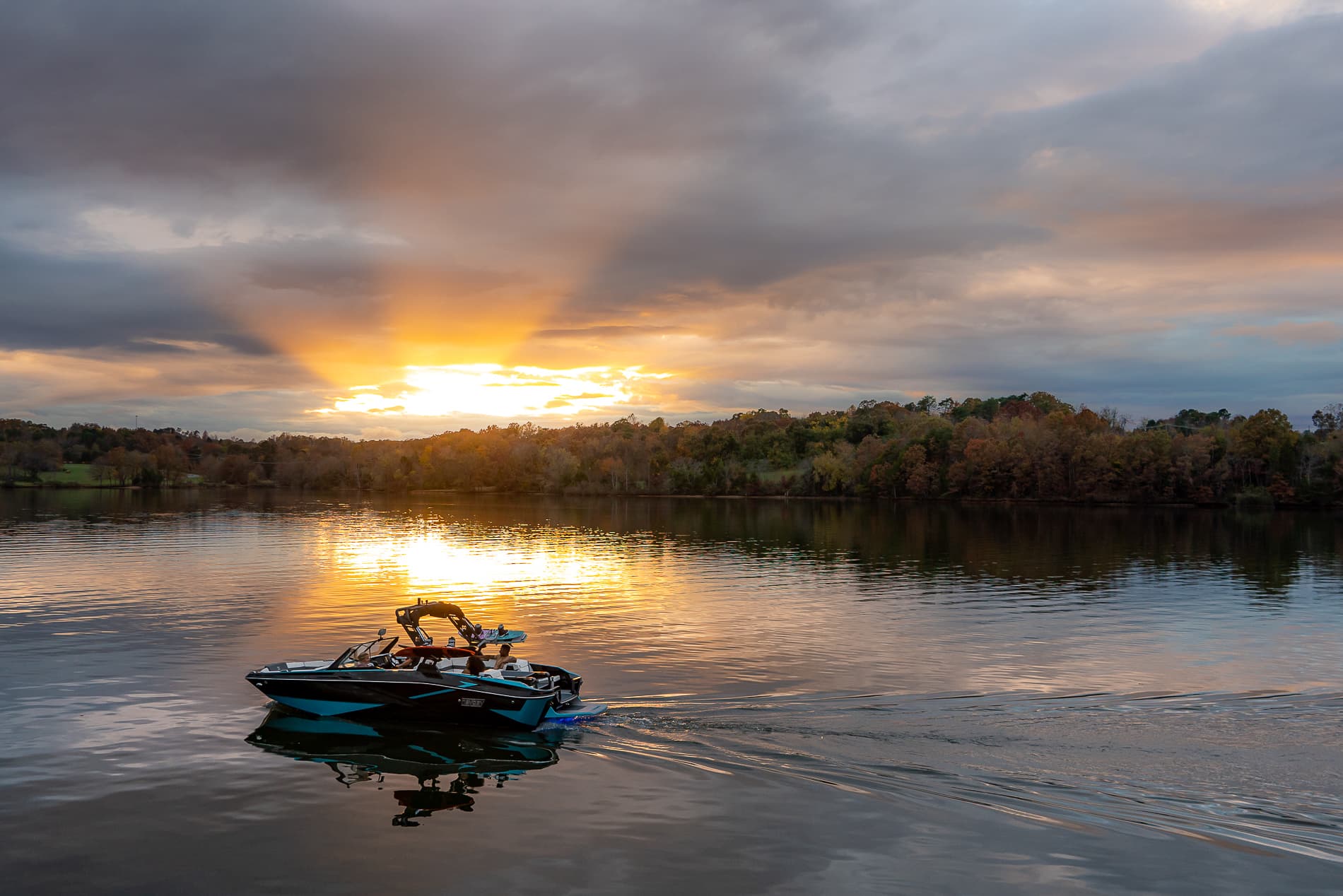 Wake. Ride. No Compromise - Heyday Wakeboats — image 7 of 12
